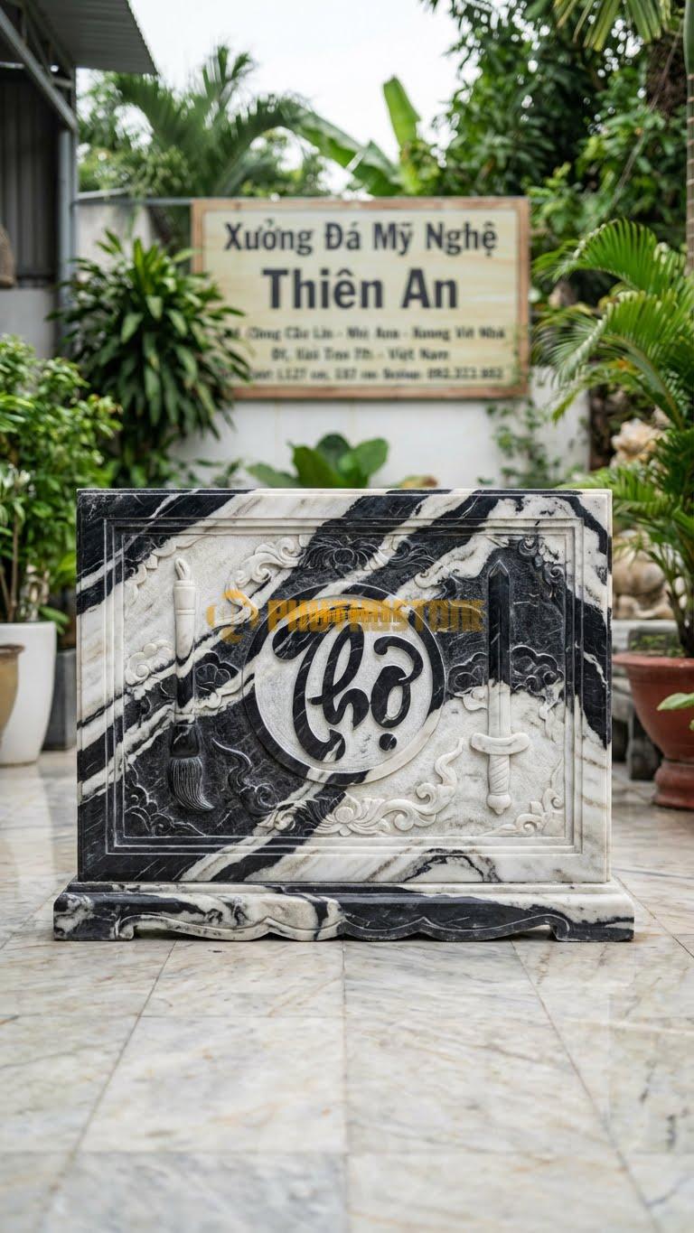Cuốn Thư Đá Tuyết Sơn Chữ Thọ Tròn L127: Chữ Thọ Triện Tròn Ở Giữa, Bút Kiếm Hai Bên. (L127 x H81 Cm).