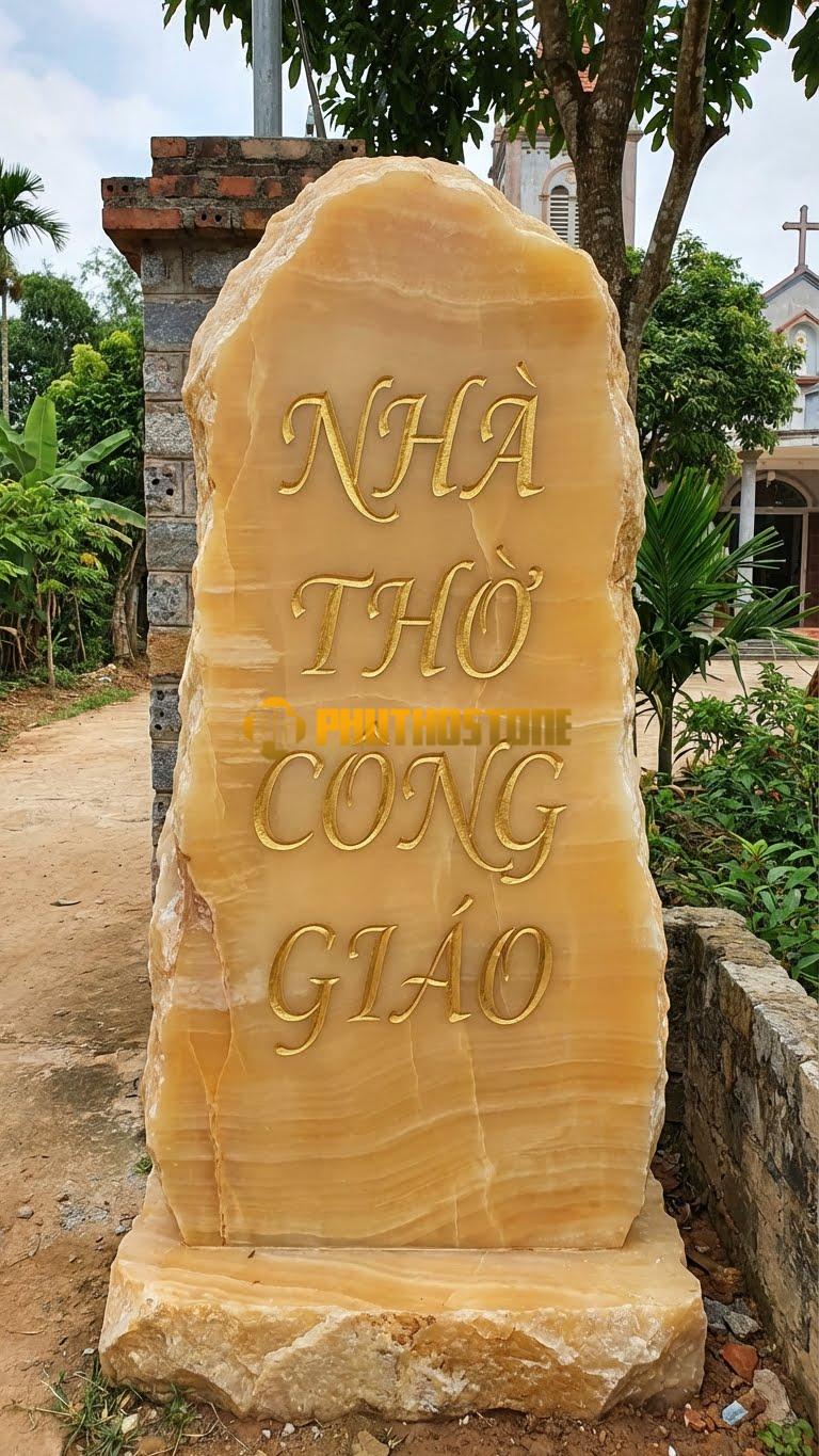 Đá tảng vân gỗ Hoà Bình làm biển cổng ‘NHÀ THỜ CÔNG GIÁO’