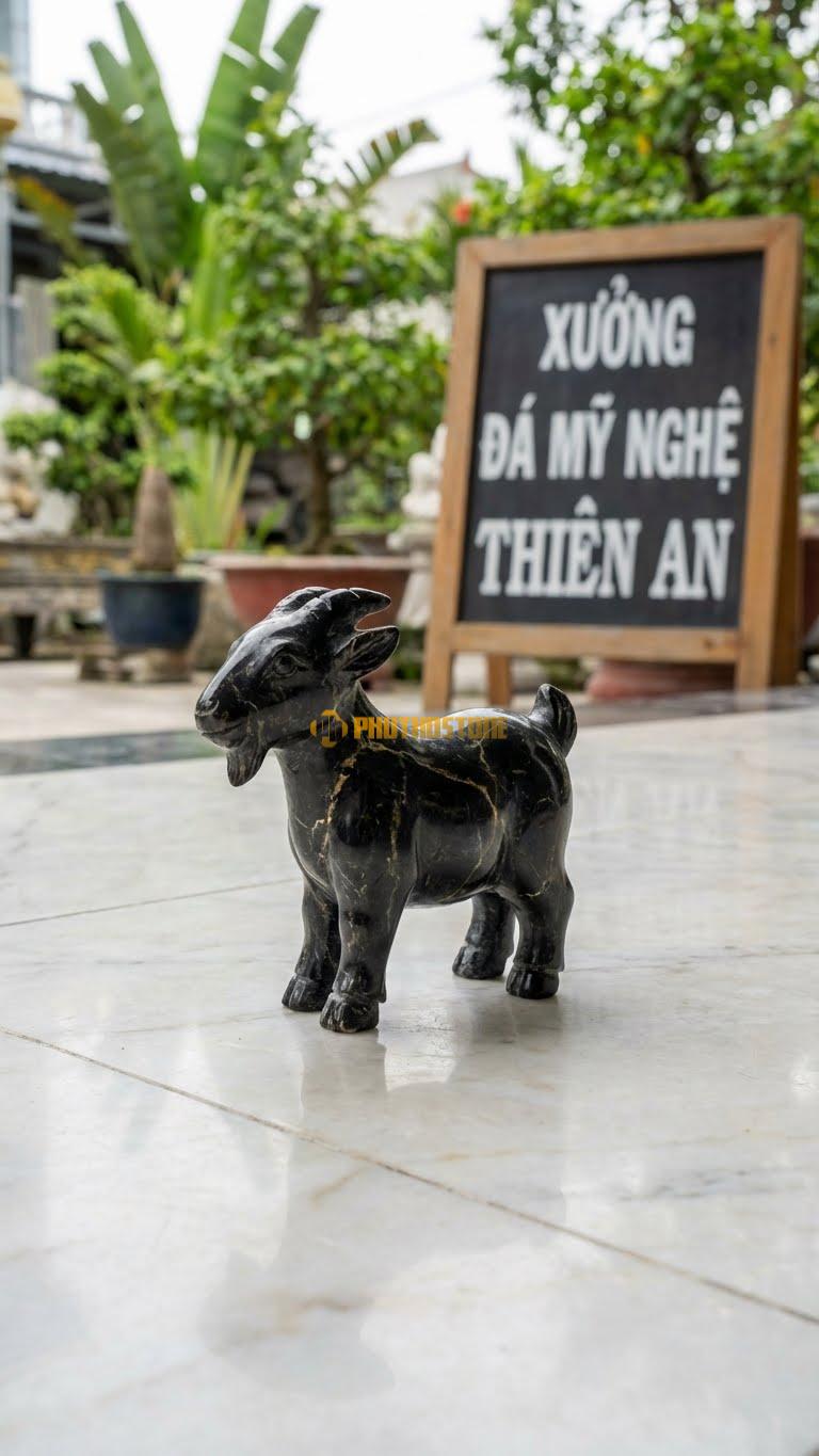 Dê Mini Bằng Đá Đen Chỉ Nâu, Kiểu Dáng Làm Chặn Giấy Hoặc Quà Tặng. Kích Thước Cao 10cm.