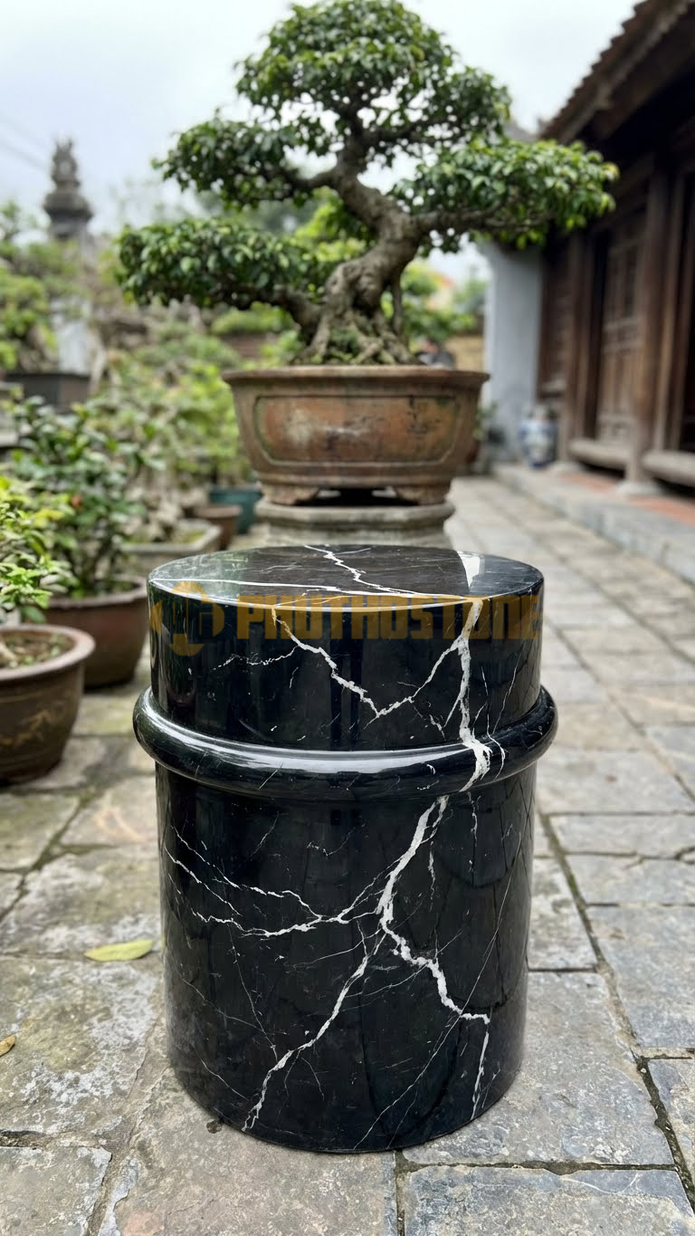 Đôn Tròn Đá Đen Tia Chớp Kiểu Thắt Đai Lưng (Có Vòng Đai Nổi Giữa Thân) – Mặt 40cm, Cao 50cm