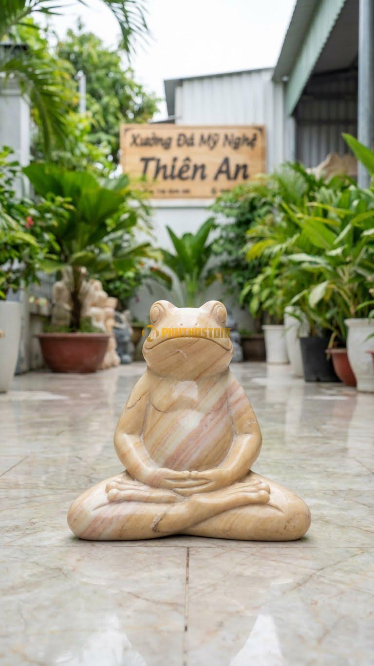 Ếch Ngồi Thiền (Zen Frog) Bằng Đá Vàng Nghệ An, Kiểu Dáng Chân Xếp Bằng. Kích Thước Cao 20cm.