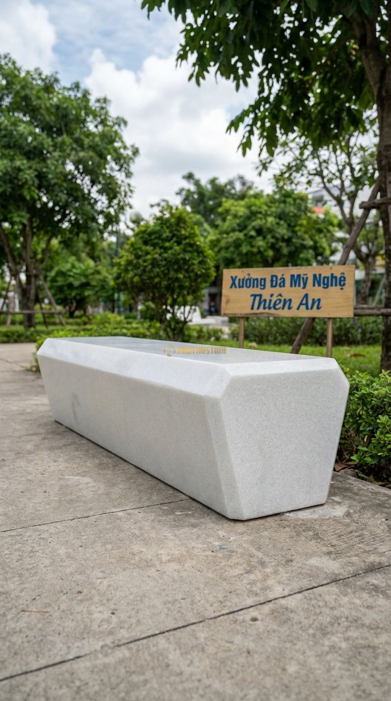 Ghế Dài Nguyên Khối Vát Cạnh, Chất Liệu đá Trắng Muối, Kiểu Dáng cắt Vát Mạnh Mẽ, Hiện Đại Từ Một Khối đá Lớn 220Cm x 50Cm x 45Cm. 220Cm x 50Cm x 45Cm