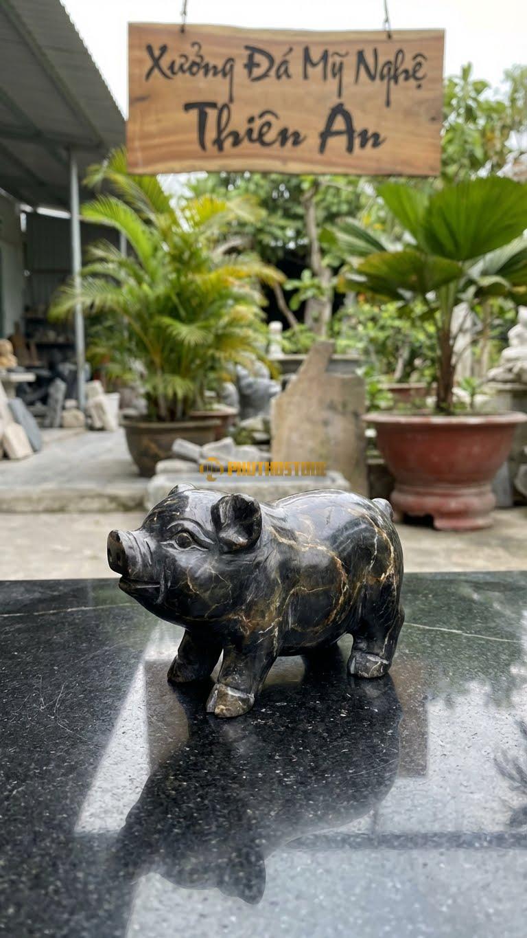 Heo Mini Bằng Đá Đen Chỉ Nâu, Kiểu Dáng Để Bàn Trà. Kích Thước Dài 10cm.