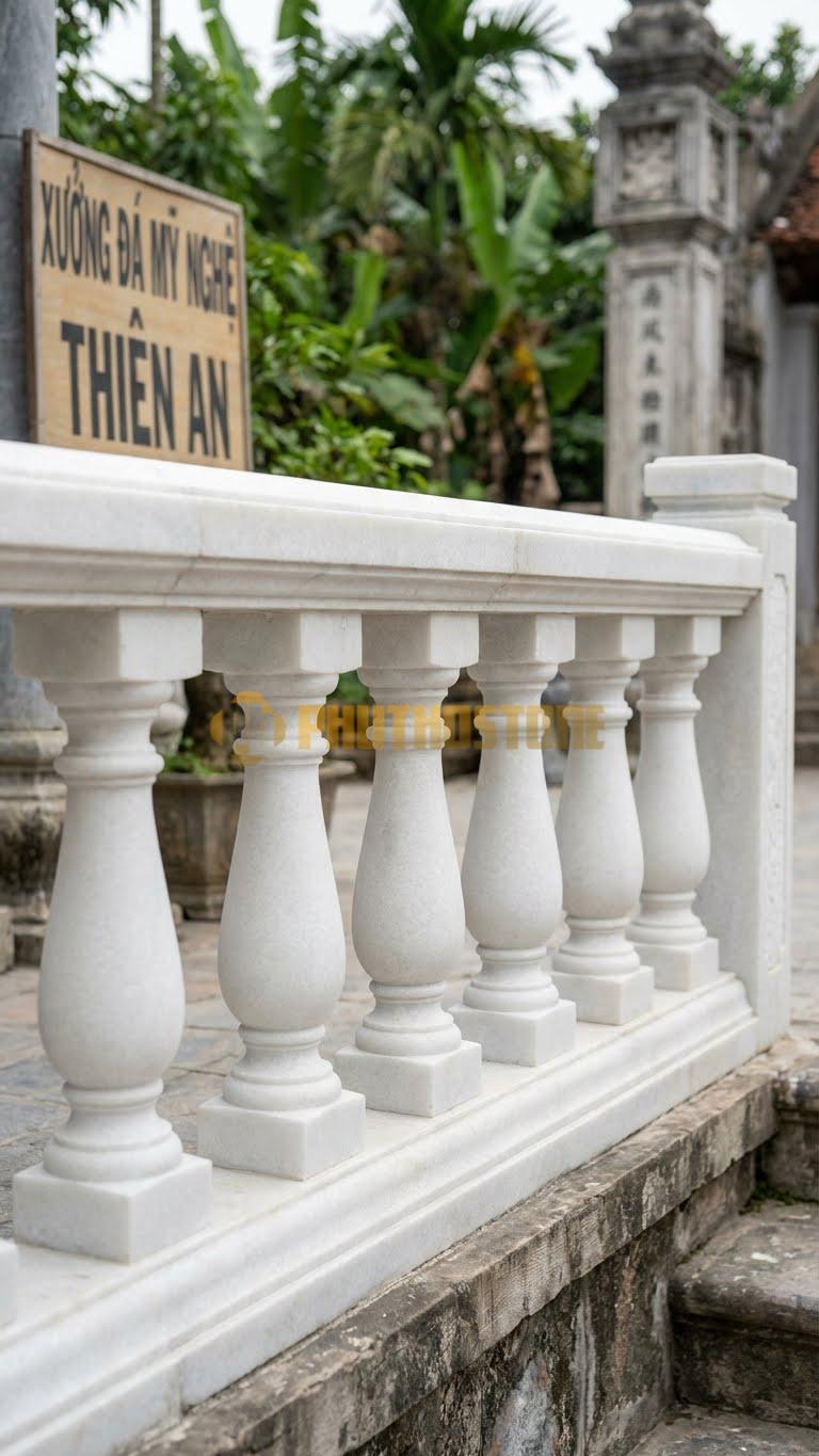 Lan Can Đá Trắng Muối Con Tiện Bình Vôi Hy Lạp: Thân Tròn Trơn, Tỷ Lệ Vàng Thắt Eo Thanh Thoát, Kích Thước: Đường Kính 14Cm, Cao 85Cm