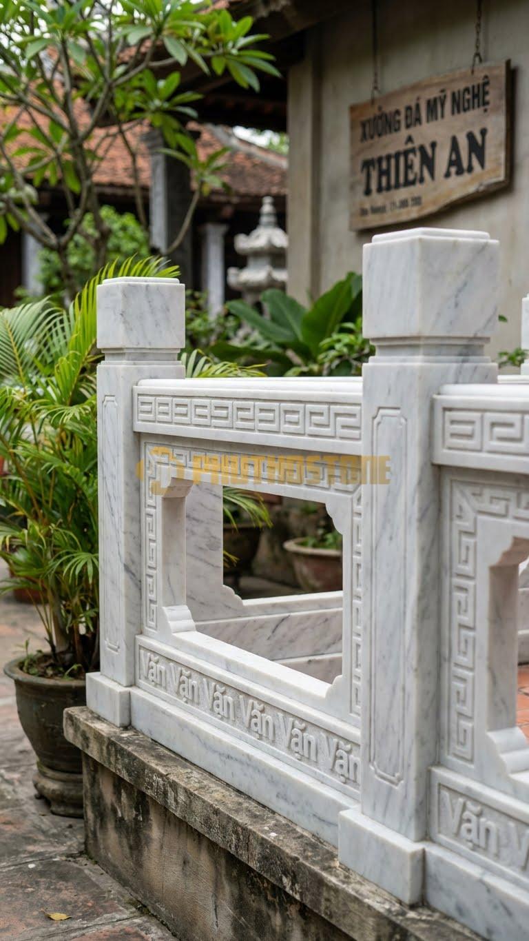 Lan Can Đá Trắng Yên Bái Chữ Vạn Cách Điệu: Họa Tiết Chữ Vạn Chạy Viền, Ở Giữa Để Thoáng, Kích Thước: 120Cm X 81Cm X 8Cm