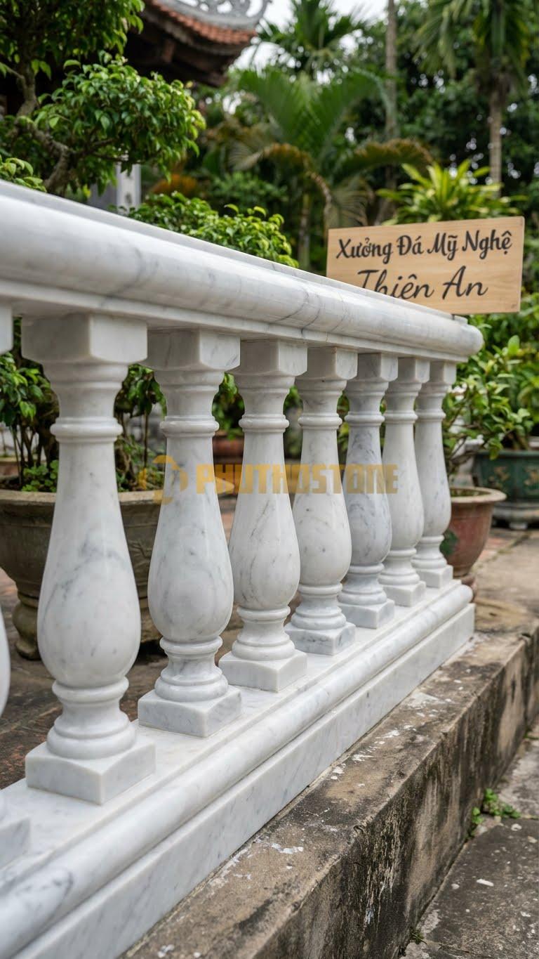 Lan Can Đá Trắng Yên Bái Con Tiện Truyền Thống: Dáng Bình Vôi Trơn, Bóng Mịn, Kích Thước: Đường Kính 12Cm, Cao 75Cm