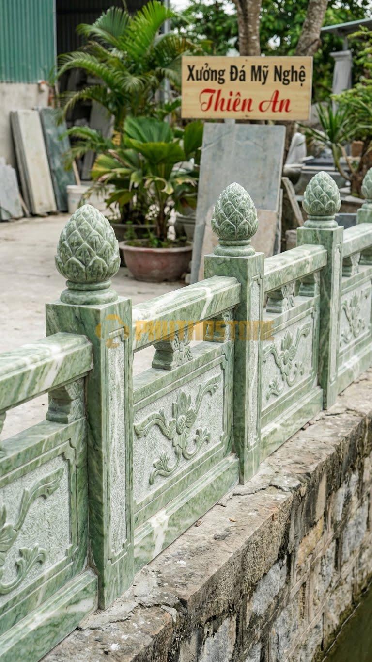 Lan Can Đá Xanh Ấn Bông Atiso (Quả Thông): Trụ Lan Can Tạc Hình Quả Thông/Bông Atiso, Kích Thước: Trụ 25X25Cm, Cao 110Cm