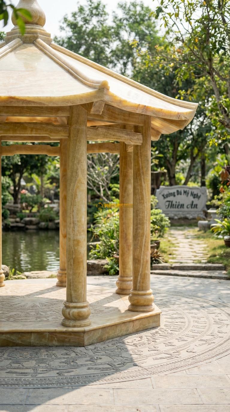 Lầu Bát Giác Ngọc hoàng long Trống Đồng: Sàn lát đá chạm mặt trống đồng, mái hình nón cụt. đường kính 3m80