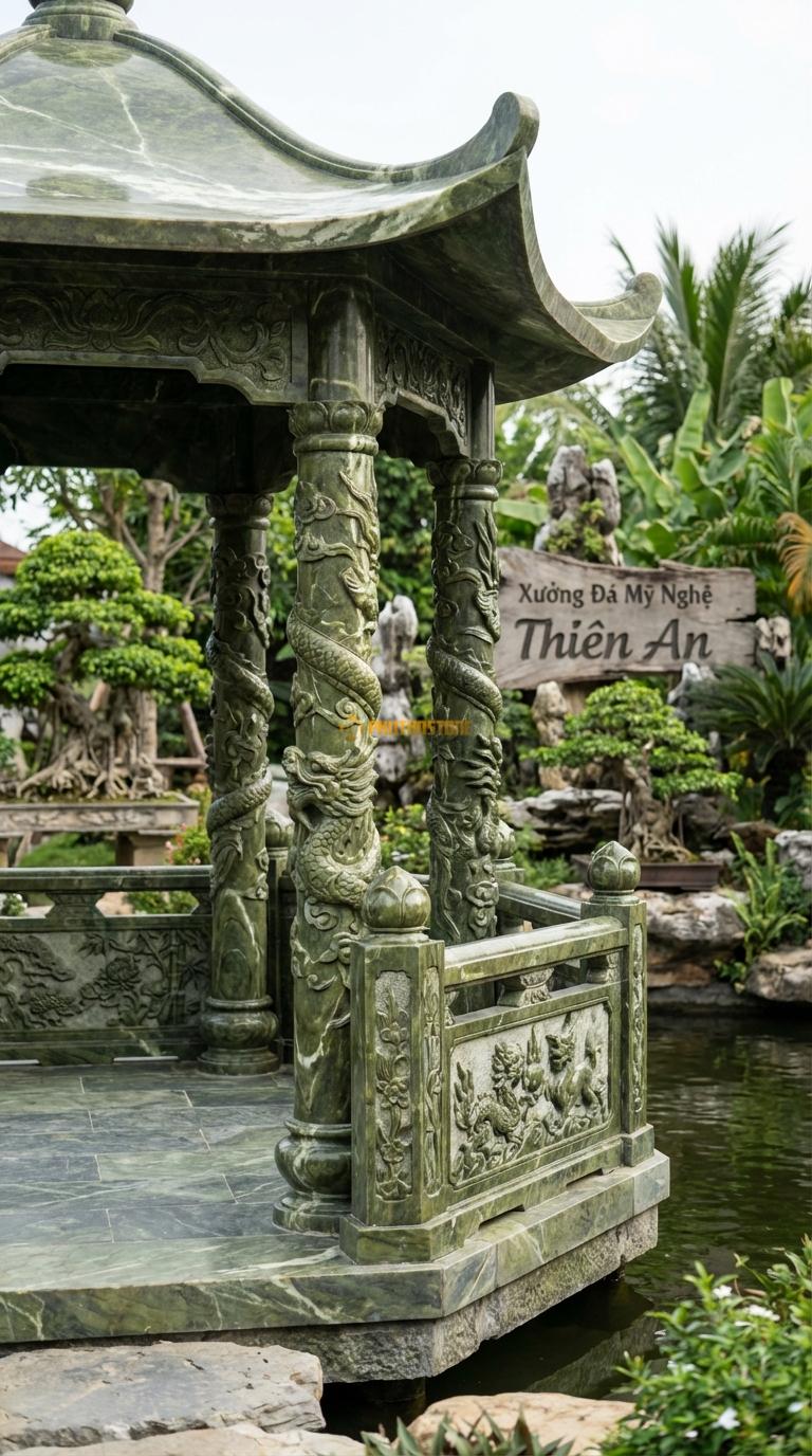 Lầu Đá Serpentine Tứ Quý & Tứ Linh: 6 cột chạm rồng, 6 bưng lan can chạm Tùng-Cúc-Trúc-Mai xen kẽ Long-Lân. đường kính 3m20; Cao 3m80 (1 mái)
