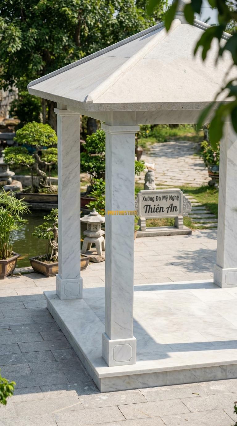 Lầu Tứ Giác Đá Trắng Yên Bái Hiện Đại: Cột vuông trơn, đánh bóng, ít hoa văn, mái bằng hoặc dốc nhẹ. Vuông 2m80 x 2m80