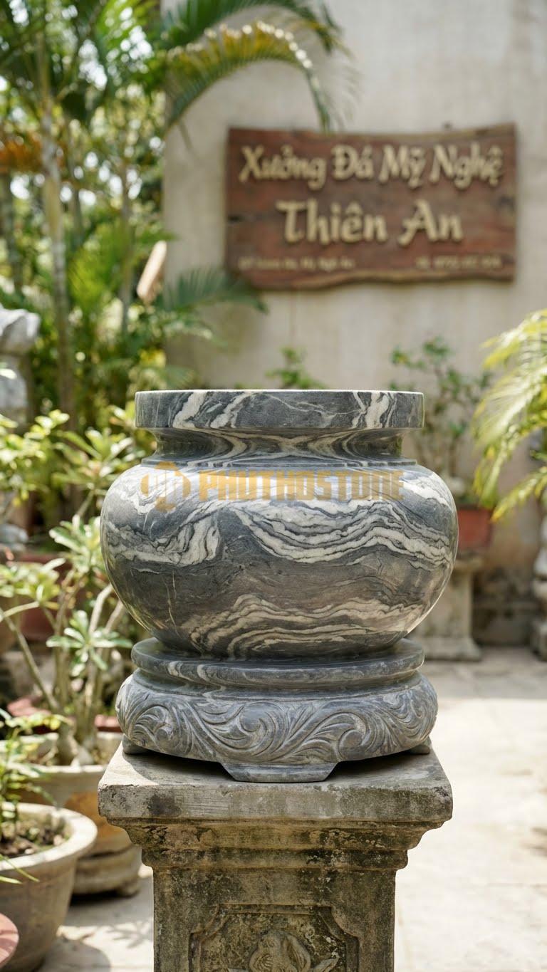 Lư Hương Chạm Lá Lật Đá Vân Mây: Họa Tiết Lá Lật Bao Quanh Chân Đế 30 Cm