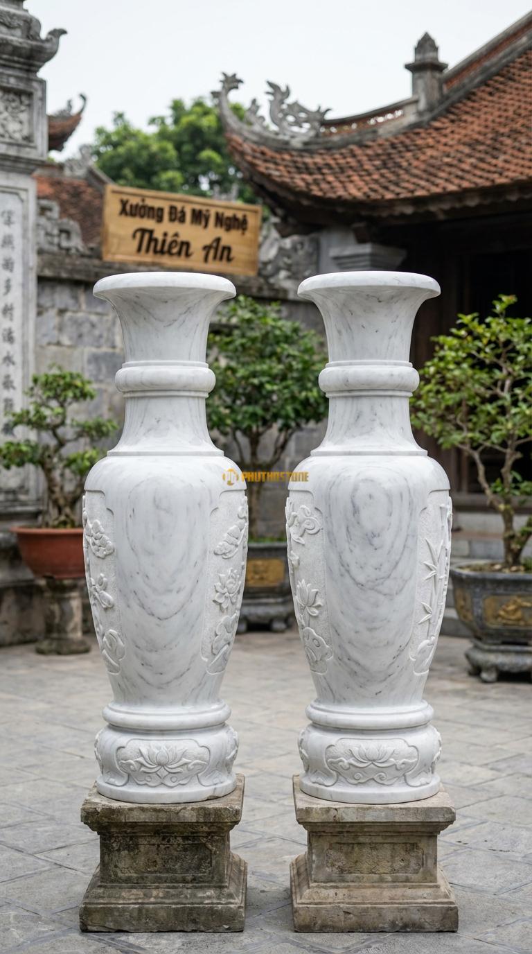 Lục Bình Cổ Bồng Đá Trắng Yên Bái Cổ bình có một vòng gờ nổi (cổ bồng) trang trí, Kích thước Cao 1m7 x đường kính 45cm
