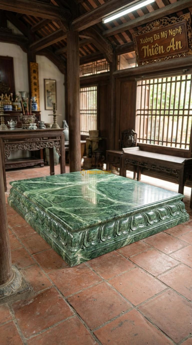 Phản Đá Chạm Diềm Hoa Sen Đá Xanh Ấn Mặt trơn, diềm xung quanh chạm cánh sen cách điệu, Kích thước 1m8 x 2m2 x 20cm