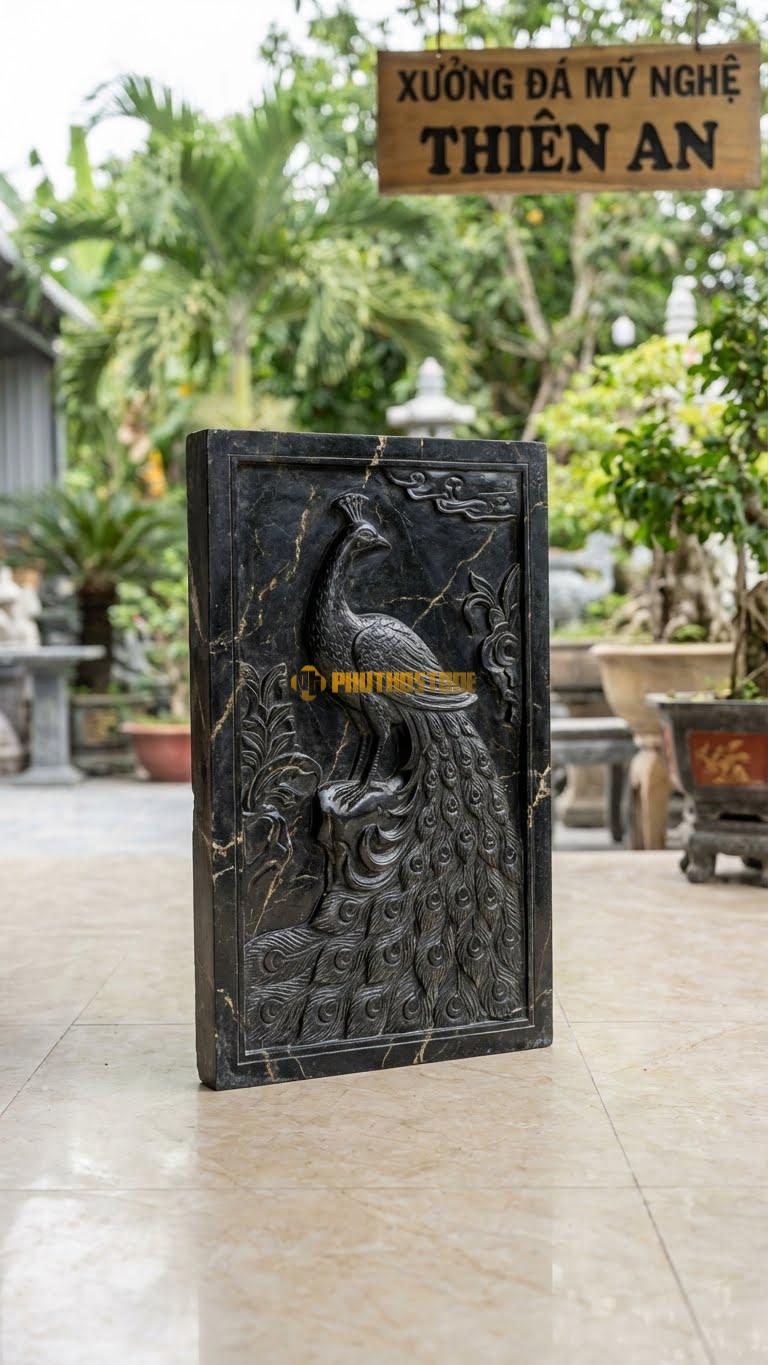 Phù Điêu Chim Công Bằng Đá Đen Chỉ Nâu, Kiểu Dáng Tranh Đá Tạc Nổi. Kích Thước 50X80cm.