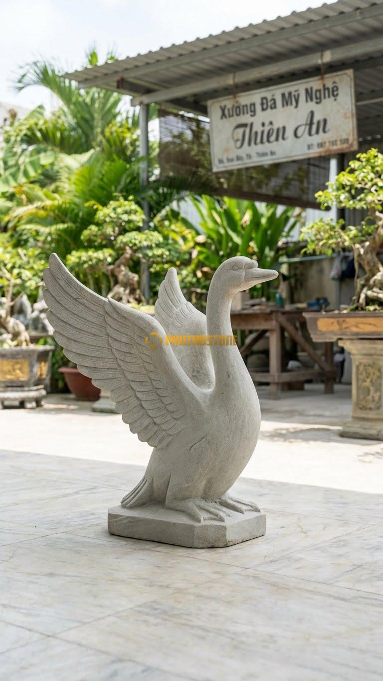 Thiên Nga Sải Cánh Bằng Đá Sa Thạch, Kiểu Dáng Dáng Chuẩn Bị Bay. Kích Thước Sải Cánh 60cm.
