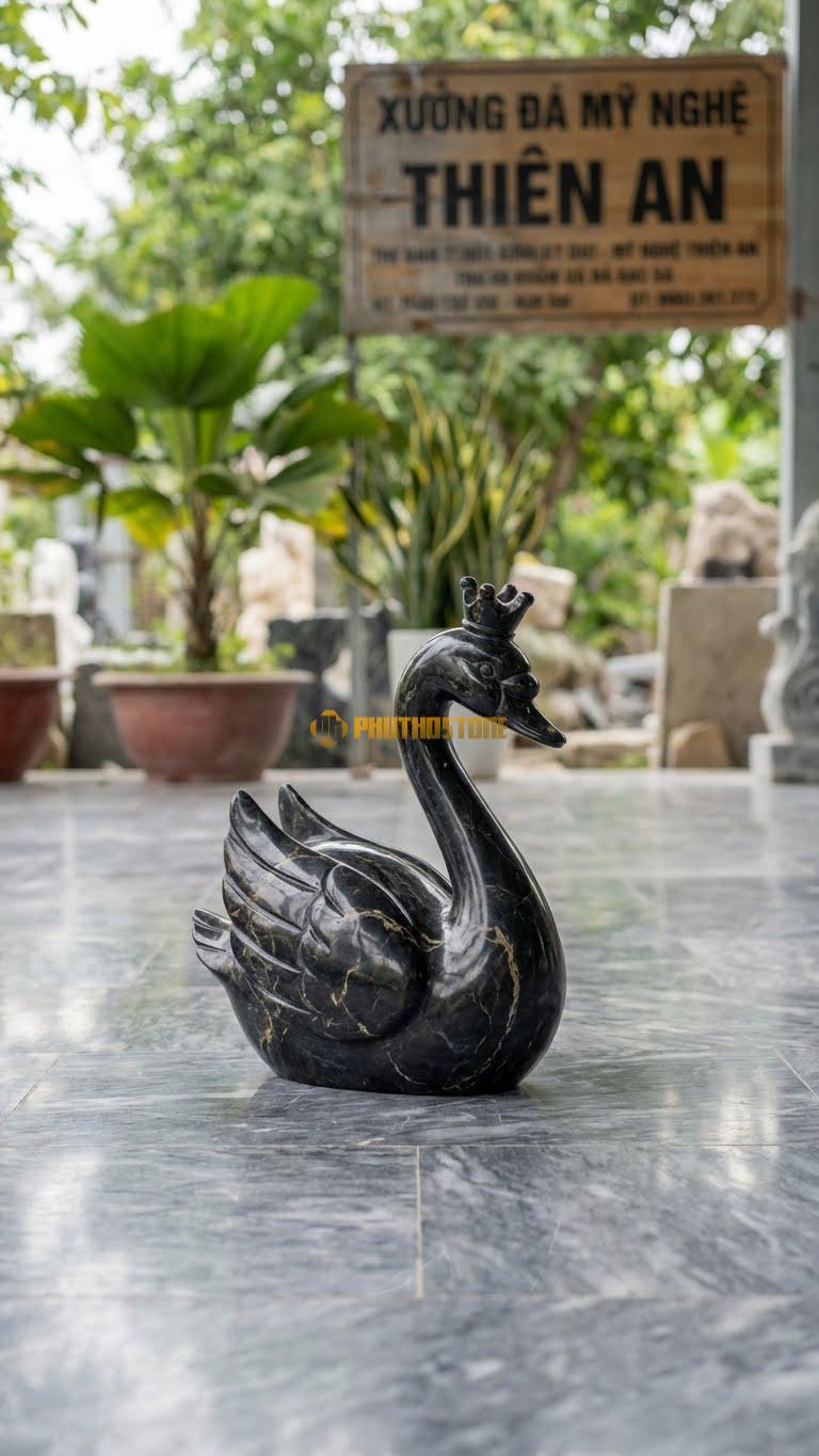 Thiên Nga Vũ Balê Bằng Đá Đen Chỉ Nâu, Kiểu Dáng Đội Vương Miện Nhỏ. Kích Thước Cao 30cm.