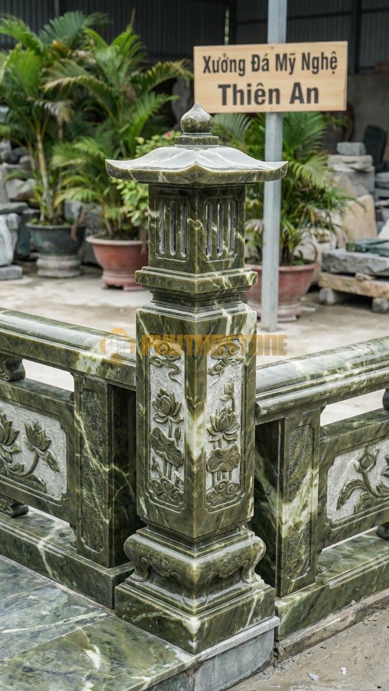 Trụ Lan Can Đá Serpentine Đèn Phù Điêu: Thân Trụ Chạm Tranh Đá, Có Khe Hở Thoát Sáng, Kích Thước: 30X30X120Cm