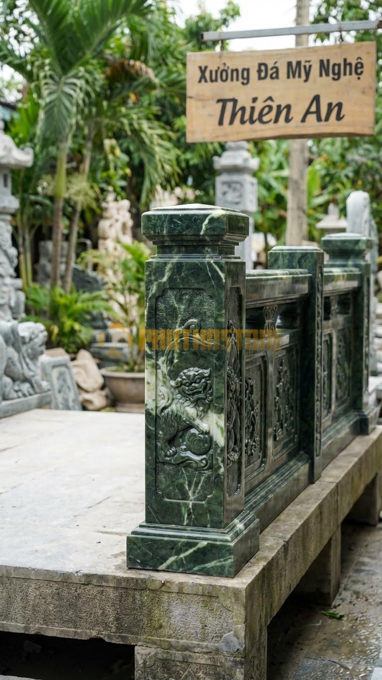 Trụ Lan Can Đá Serpentine Sư Tử Đá: Sư Tử Hí Cầu, Biểu Tượng Cho Quyền Lực, Kích Thước: 35X35X135Cm
