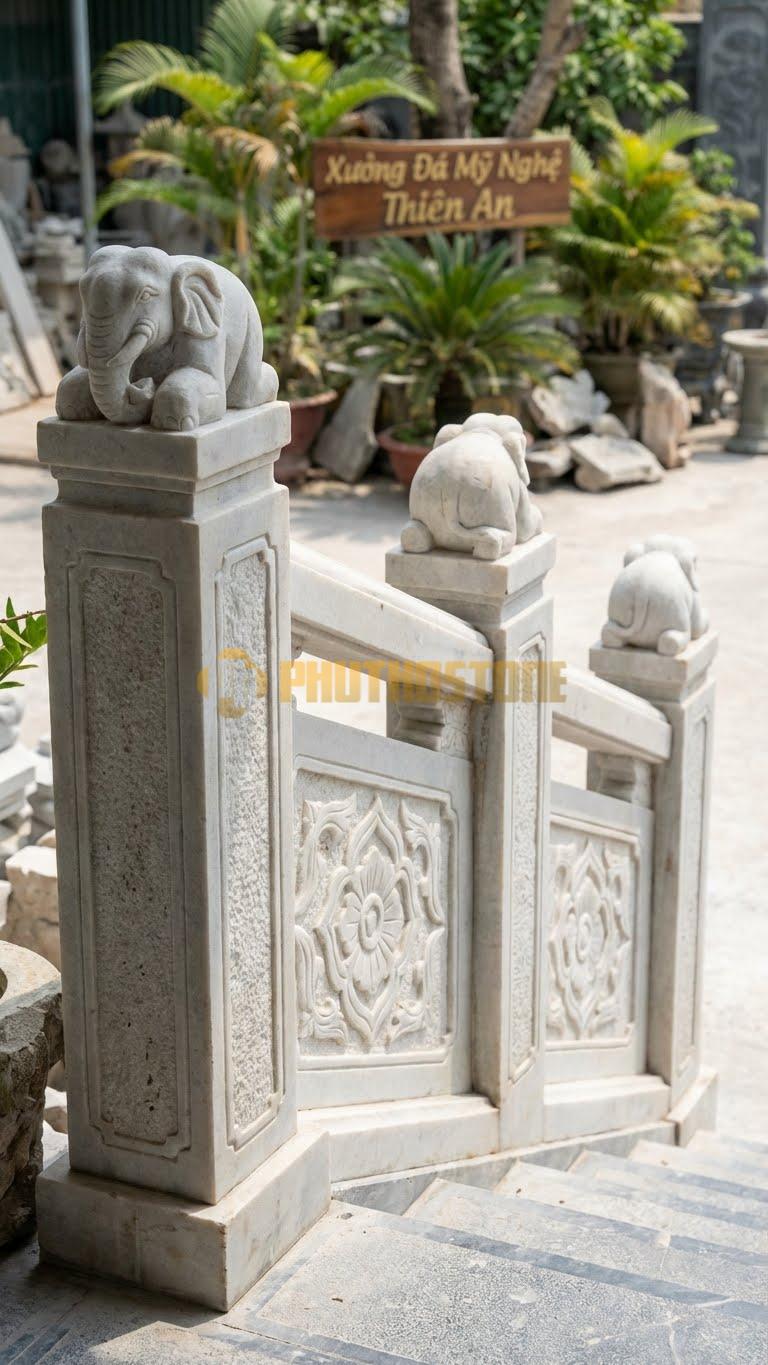Trụ Lan Can Đá Trắng Muối Voi Đá Phục: Tạc Hình Voi Quỳ, Tượng Trưng Cho Sự Yên Bình, Kích Thước: 40X25X80Cm