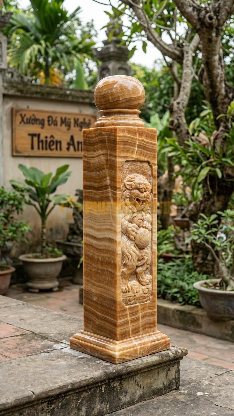 Trụ Lan Can Đá Vân Gỗ Sư Tử Đá: Sư Tử Hí Cầu, Biểu Tượng Cho Quyền Lực, Kích Thước: 35X35X135Cm