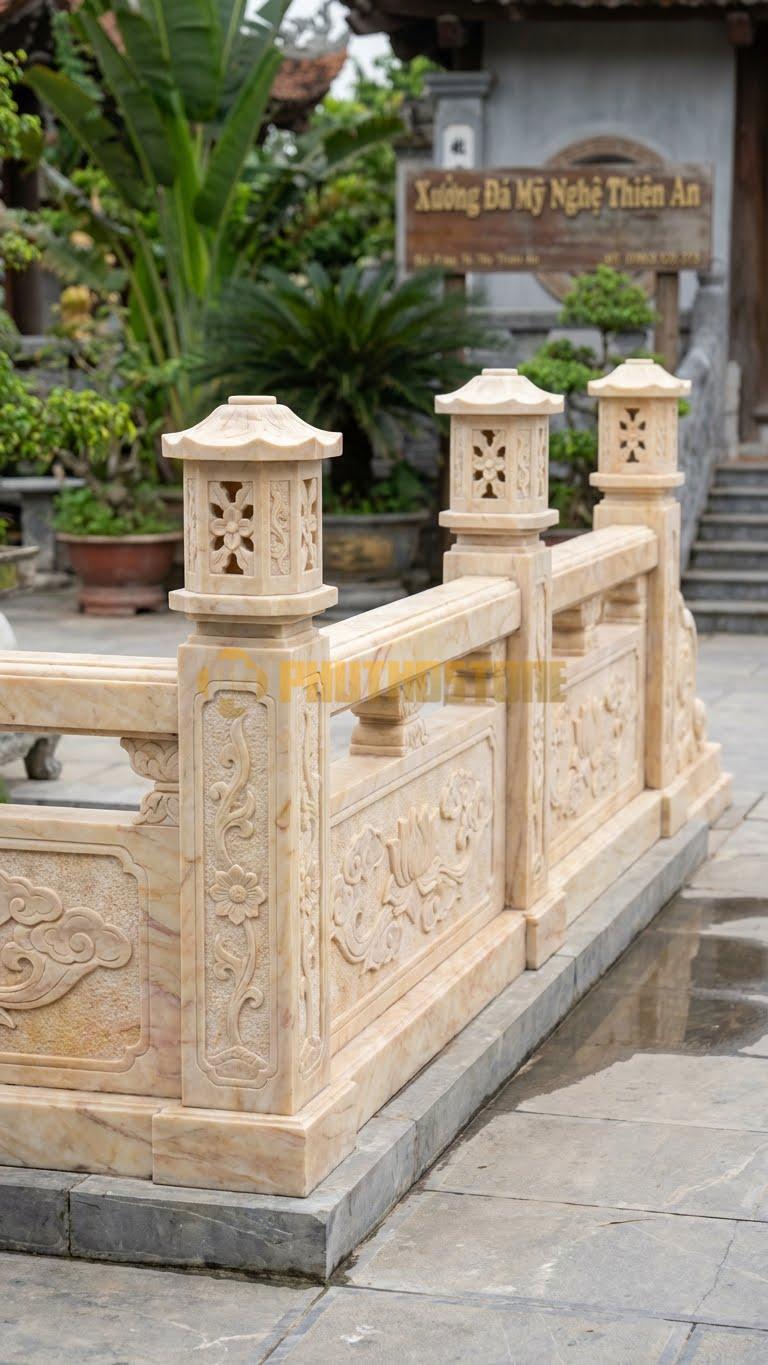 Trụ Lan Can Đá Vàng Nghệ An Đèn Lục Lăng: Kiểu Dáng Đèn Lồng 6 Mặt Đục Lỗ Hoa Văn, Kích Thước: 25X25X110Cm