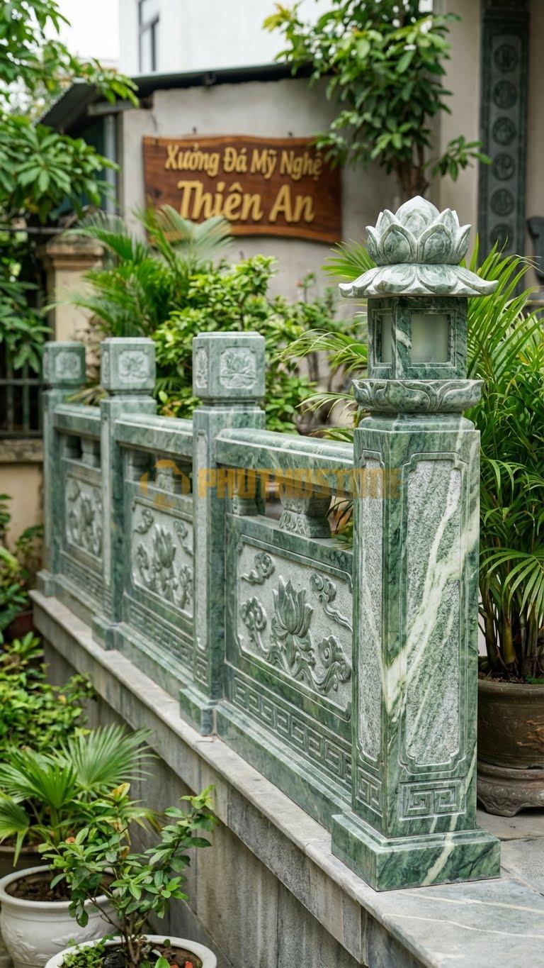Trụ Lan Can Đá Xanh Ấn Đèn Hoa Sen: Đỉnh Trụ Là Đóa Sen Nở To, Bên Trong Đặt Đèn, Kích Thước: 30X30X115Cm