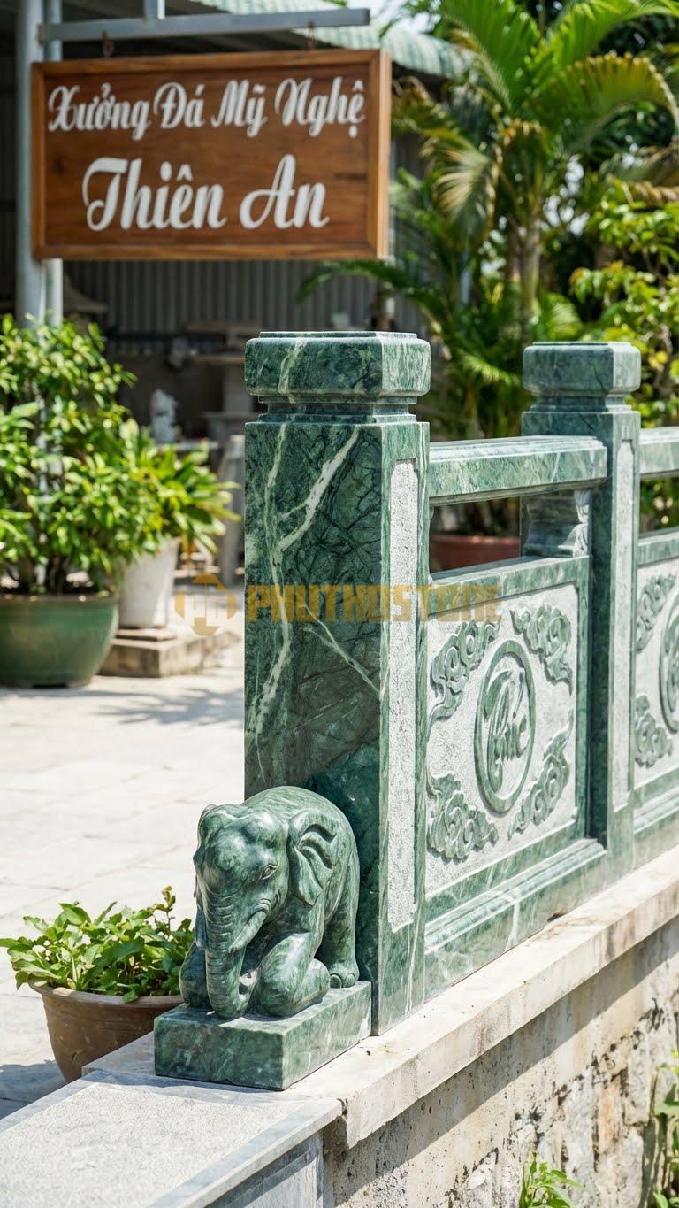Trụ Lan Can Đá Xanh Ấn Voi Đá Phục: Tạc Hình Voi Quỳ, Tượng Trưng Cho Sự Yên Bình, Kích Thước: 40X25X80Cm