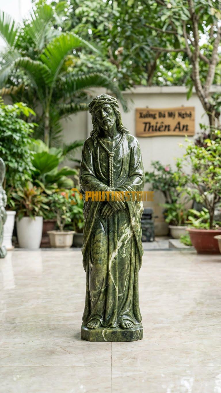 Tượng Đá Chúa Đội Mạo Gai (Ecce Homo)