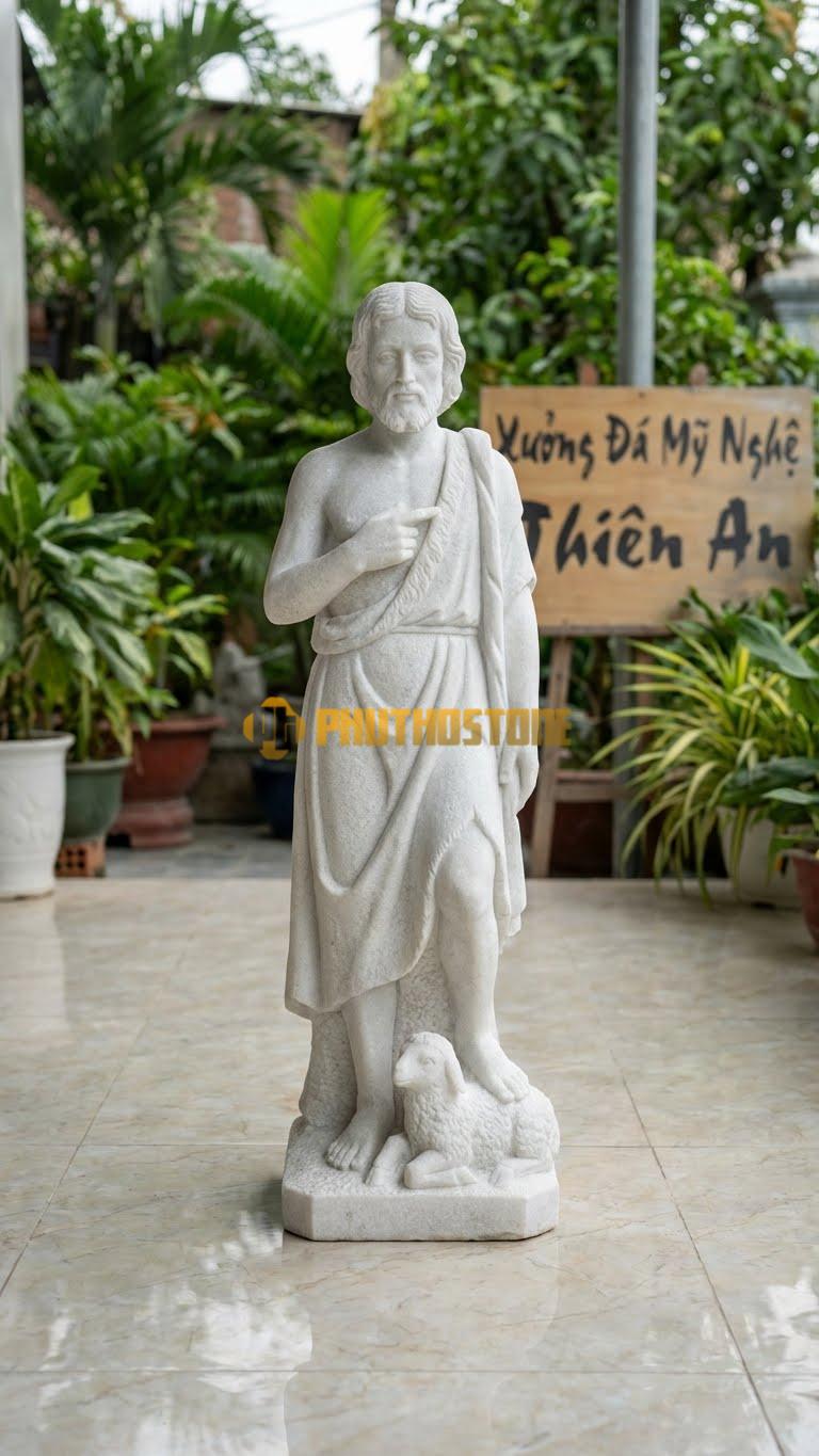 Tượng Gioan Chỉ Tay Vào Con Chiên Nhỏ Nằm Dưới Đất – Đá Trắng Cẩm Thạch – Cao 1M6