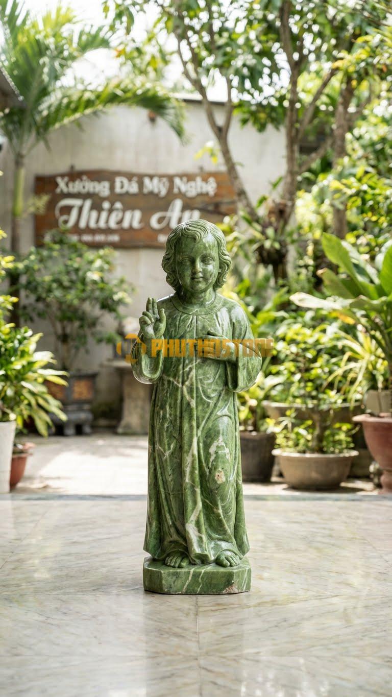 Tượng Đá Chúa Hài Đồng Ban Phép