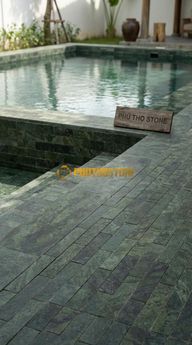 Đá Ốp Lòng Hồ Bơi Đá Mosaic Tự Nhiên Chất Liệu Đá Xanh Rêu Dạng Thanh Que Diêm (Kitkat/Stack Bond) Chip: 1.5×20 / Vỉ: 30×30